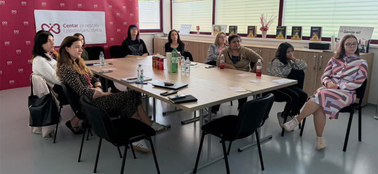 okrugnli stol nasl obj